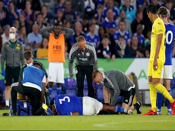 Bóng đá QT 5/8; Sao Leicester nhập viện sau chấn thương